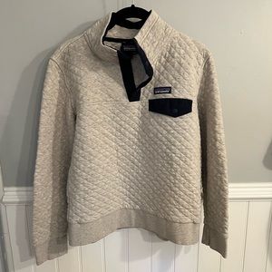 Women’s Patagonia organic cotton quilt snap pullover